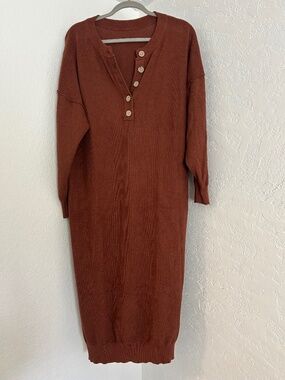 Brown knit midi dress with wooden buttons